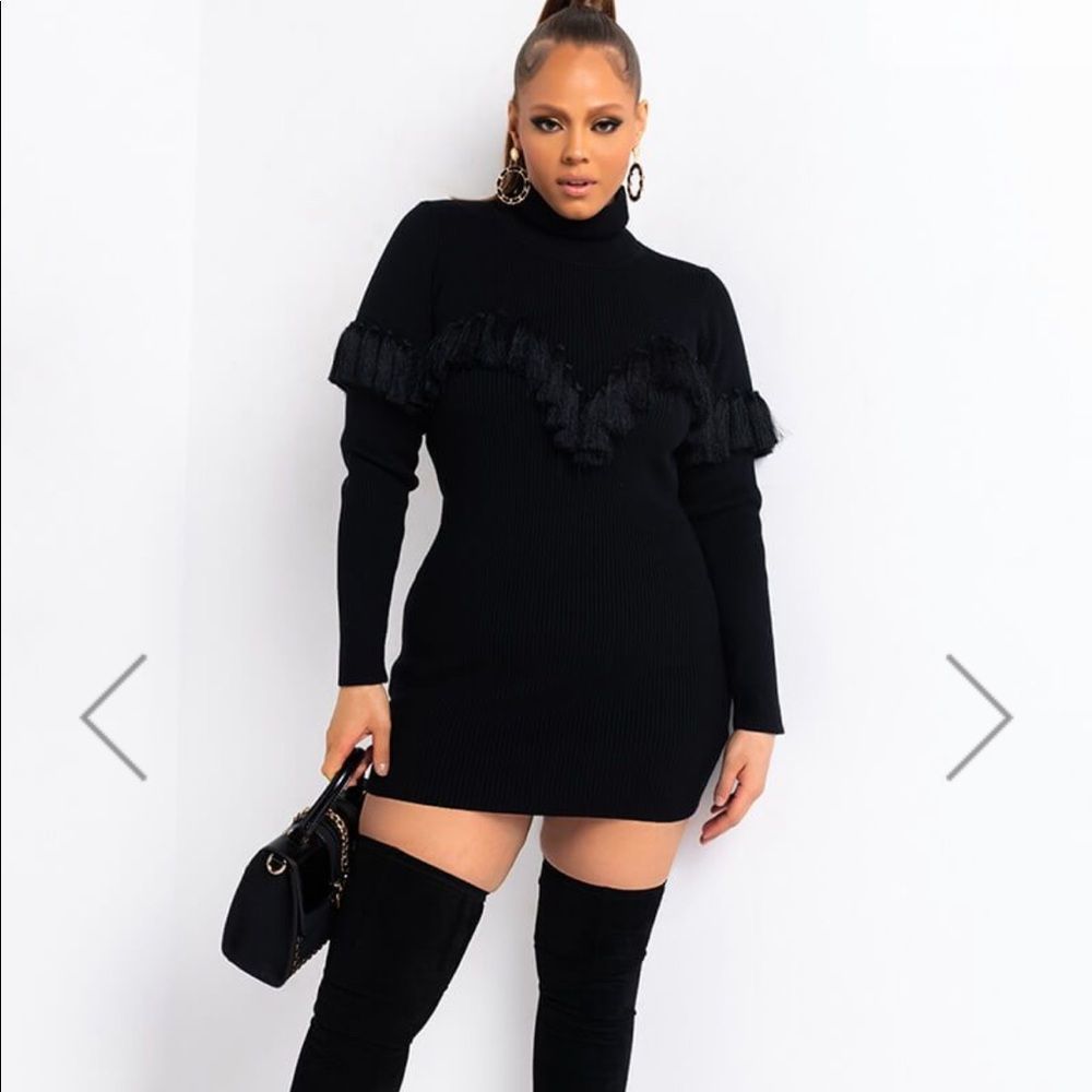 FABULOUS BLACK FRINGE TURTLENECK